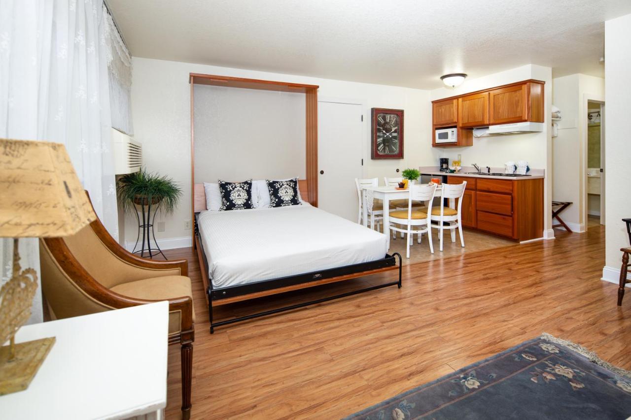 Stratford Inn Ashland Bagian luar foto