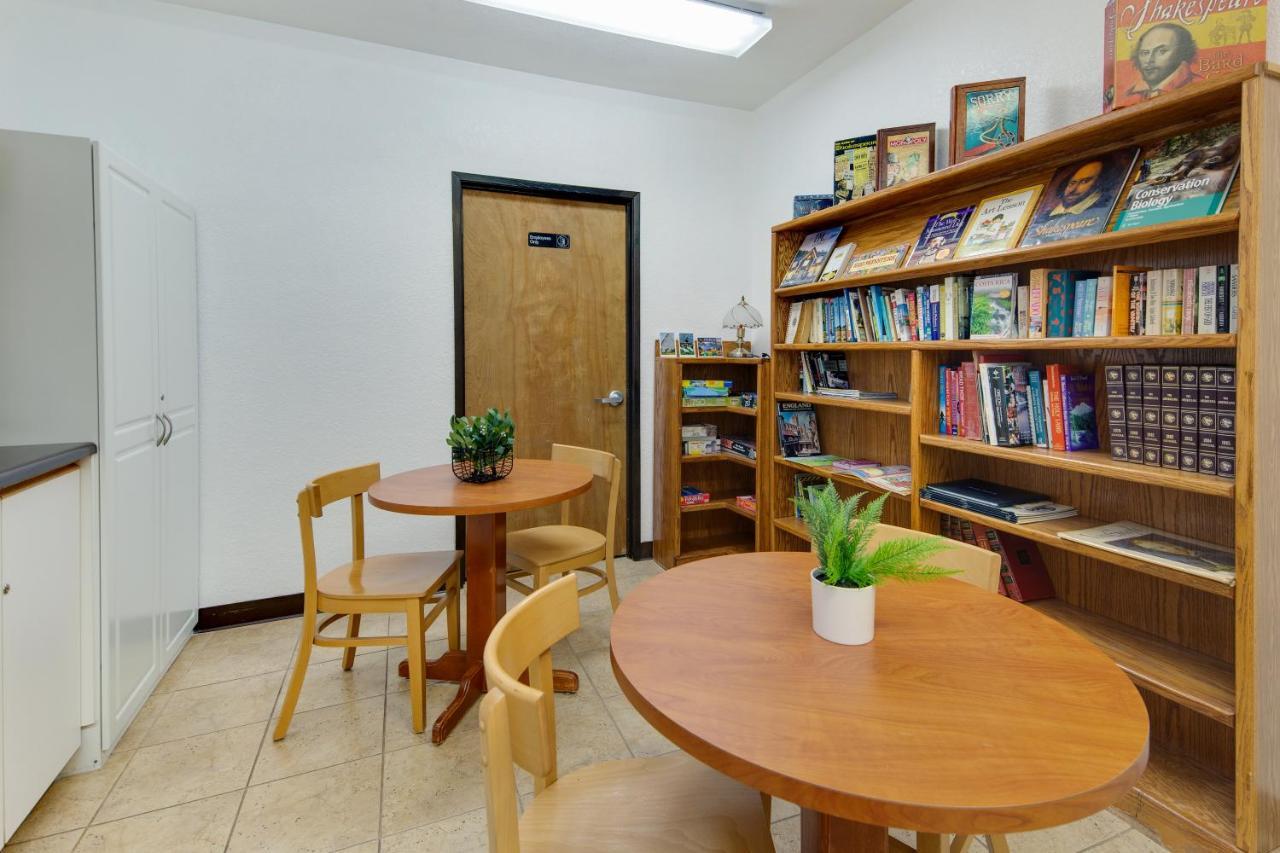 Stratford Inn Ashland Bagian luar foto