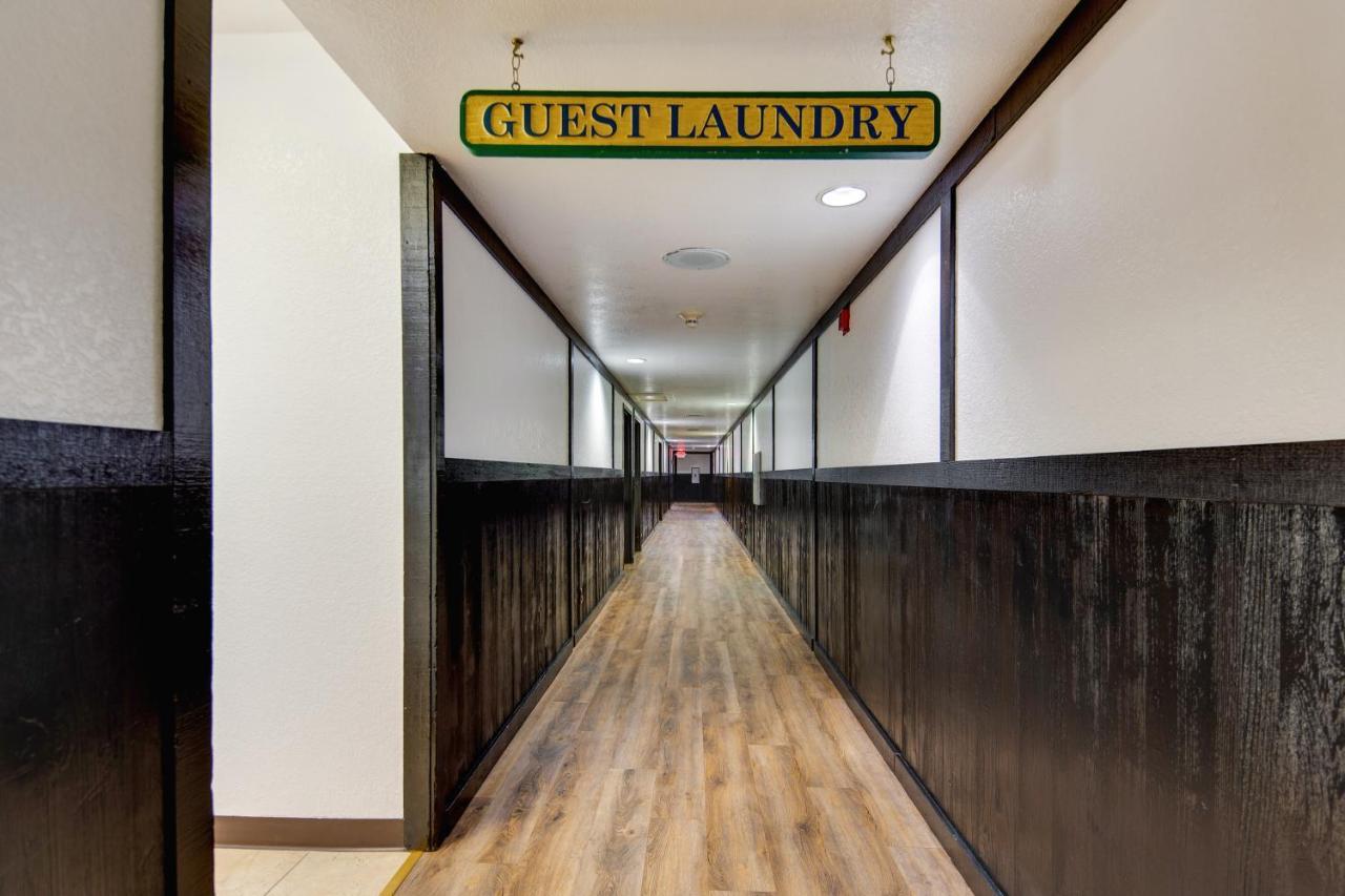 Stratford Inn Ashland Bagian luar foto