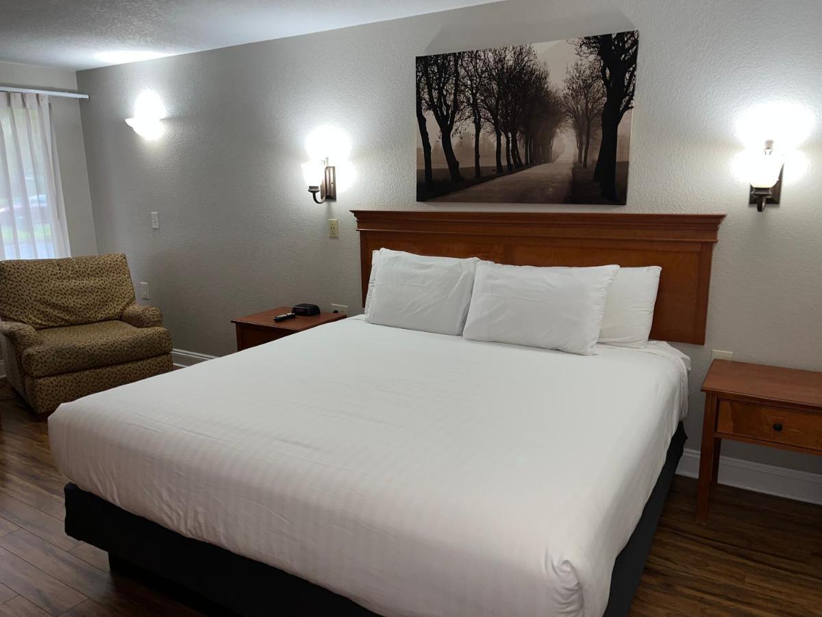 Stratford Inn Ashland Bagian luar foto