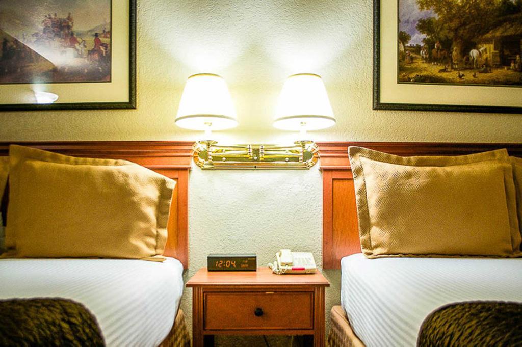 Stratford Inn Ashland Bagian luar foto